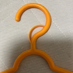 5個で100円ハンガー　子供服幅30センチサイズの画像