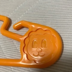 5個で100円ハンガー　子供服幅30センチサイズの画像