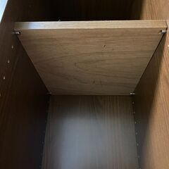 【本日0時までのお申込み限定】ブラウン色 スライド式本棚　収納力あり、ガラス扉付きの画像