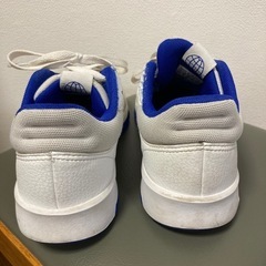 adidasシューズ 22cmの画像