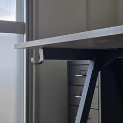 IKEA TROTTEN デスク 天板と脚のセットの画像