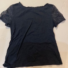 H&M レース袖 黒 半袖Tシャツの画像
