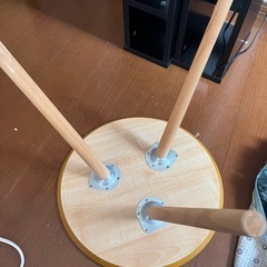 丸テーブルの画像
