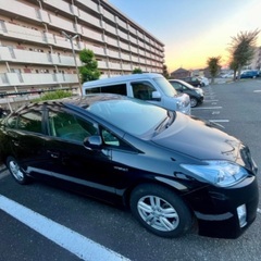 トヨタプリヤスハイブリッド2011の画像