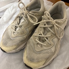 白 スニーカー 2足の画像