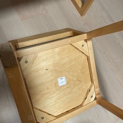 幼児用　シンプルな木製のテーブルセットの画像