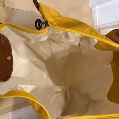 【美品】ロゴチャーム付き イエローナイロンバッグの画像