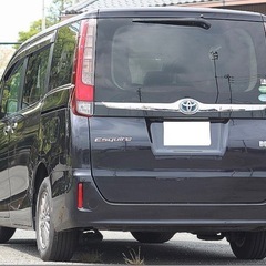 H27　エスクァイア　HV　Gi　純正9インチナビ　バックカメラ　フルセグ(走行中視聴可能)　フリップダウンモニター　車検８年８月まで！　の画像