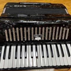 ジャンク★YAMAHA アコーディオン B-32B ブラック ソフトケース付き 32鍵 鍵盤楽器の画像