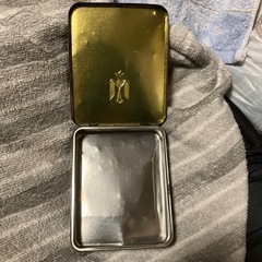 THE PEACE シガレットケース空き缶の画像