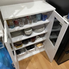 【9/10〜16に受渡し希望】食器棚の画像