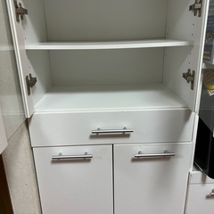 食器棚の画像