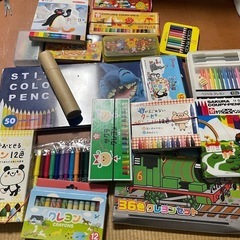 クレヨン　クーピー　色鉛筆まとめての画像