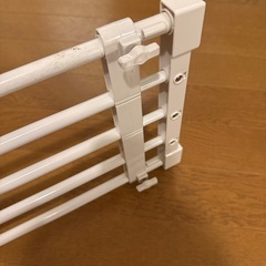 つっぱり棚　つっぱり収納　つっぱり棒の画像
