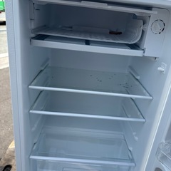■中古品 ヤマゼン電気冷蔵庫 YFR-90（W） 92L 2024年 474ｘ447ｘ831ｍｍ 動作問題なし 厨房■の画像