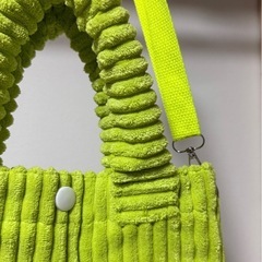 【レディースまとめ買い】No.03　未使用ネオンイエローミニバッグの画像