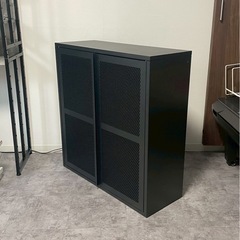 IKEA 
イーヴァル キャビネット 扉付 - ブラック メッシュの画像