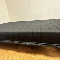 脚付きマットレス シングル ベッドの画像