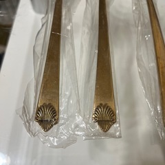 ゴールド　スプーン4本（未使用未開封）の画像