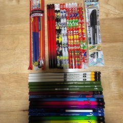 鉛筆、赤鉛筆、油性マーカーの画像