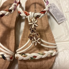ROSE CROWN フラワー装飾サンダル　Sサイズの画像