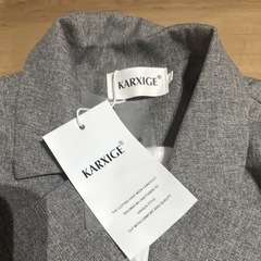 【新品未使用】KARXIGE スーツ Lサイズの画像