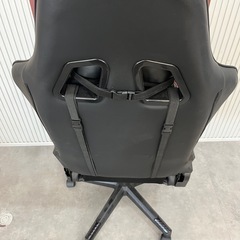 ニトリ ゲーミングチェア&デスクの画像