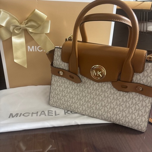「決まりました」MICHAEL KORS バッグ