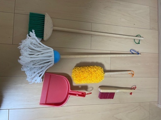 【値下げ】ままごと ごっこ遊び メリッサ＆ダグ ロールプレイ 掃除セット ごっこ遊びトイ おもちゃ ほうき ちりとり クリーン Melissa&Doug