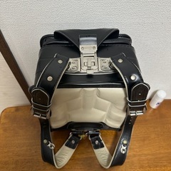 黒の合成皮革ランドセルの画像