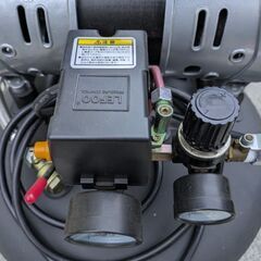 アストロプロダクツ 静音エアコンプレッサー 30L エアホース付きの画像