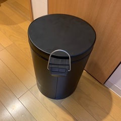 ニトリ ゴミ箱 ペダルペール12Lの画像