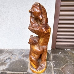 ヒグマの木製オブジェの画像