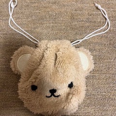 クマのポーチの画像