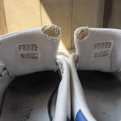 トレッキングシューズ/コロンビア及びアディダス／スタンスミス　レディース23.5cmの画像
