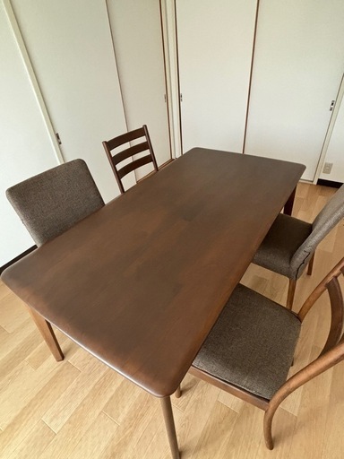 ダイニングテーブル