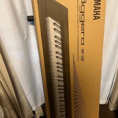 YAMAHA 電子ピアノ piaggero NP-12の画像