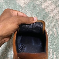 トッズのゴンミーノレザードライビングスニーカー（ブラウン）の画像