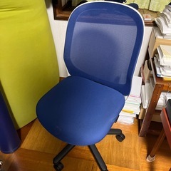 オフィスチェア(青)の画像