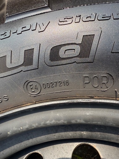 BF GOODRICH 255/75r17 KM2   4本セット