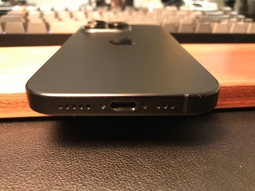 【極美品】Apple iPhone16Pro 512GB ブラックチタニウム