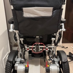 電動車いす 折り畳み 車椅子 背もたれは調節可能 取り外し可能なバッテリー付き 介護用品 車いす 走行距離15~20キロの画像