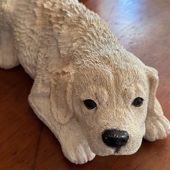 犬のオブジェの画像