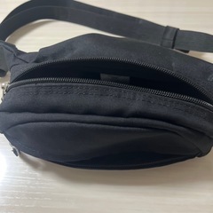 JANSPORTボディバックの画像
