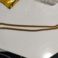 金色ネックレスの画像