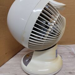 扇風機　アイリスオーヤマ IRIS OHYAMA 強力 コンパクト サーキュレーター 上下左右首振り ホワイト PCF-CT151 2015年製の画像