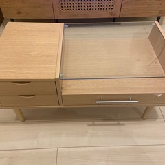 ドレッサーにもなるローテーブルの画像