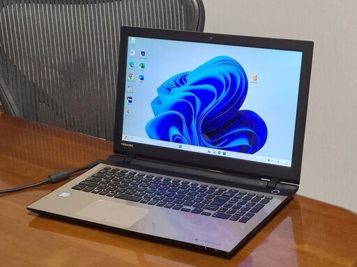 フルHD 美品★ 15 富士通 i7-6 8GB SSD256GB オフィス 富士通/高性能 i7 HQ/SSD/Office/ノートパソコン