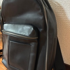 ZARA レザー　リュック  の画像