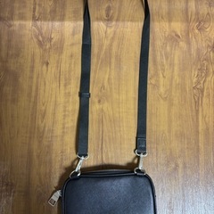 ZARA ショルダーバッグ　合成皮革の画像